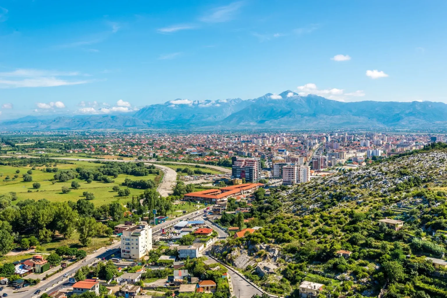 Shqipëria fillon të ndjejë efektet negative të turizmit, AIRBNB çon qiratë në qiell