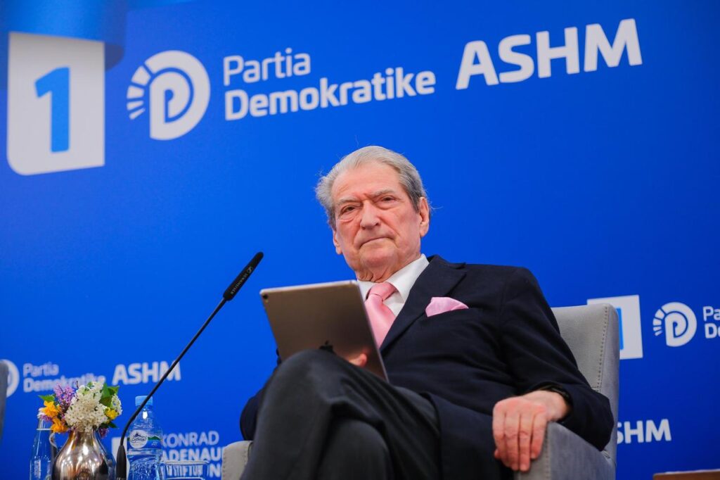 Zbulohet mesazhi që Berisha u ka dërguar kandidatëve të PD-ASHM: Për efekte ligjore, çdo kërkesë që paraqisni për në KQZ, do të mbështetet nga partia