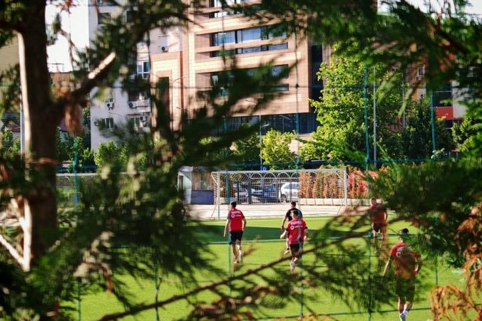 Media serbe ndan pamje nga skemat e Silvinjos: Spiunuam shqiptarët në mes të Tiranës