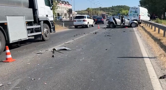 Aksidenti fatal në Kryebushat / Vajza e mitur dërgohet tek Trauma, nëna dhe djali lënë spitalin e Shkodrës