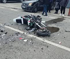 Aksident me motomjet në Fushë Arrëz / Ndërron jetë një shtetas sllovak , në gjendje të rëndë pasagjerja