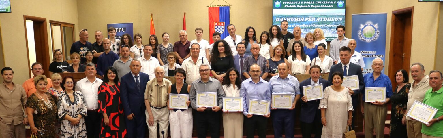 Në Shkodër nderohen figurat e diasporës me titullin ‘Ambasador Paqeje’