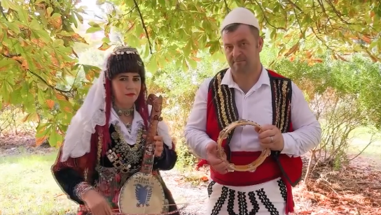 Dashuri dhe art popullor. Lumturije Nonaj dhe Gjovalin Mihaj