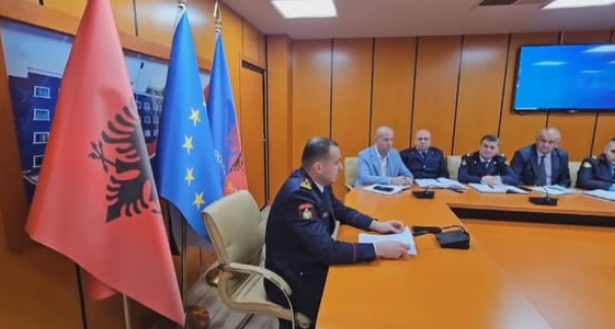 Drejtori i Përgjithshëm i Policisë së Shtetit, Ilir Proda është vënë në lëvizje për të kryer disa punë, peng i një ngërçi njëvjeçar.
