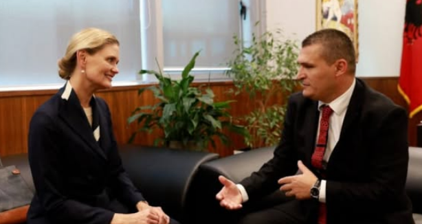 Nancy VanHorn, zhvilloi sot një takim me Kryeprokurorin e SPAK Altin Dumani