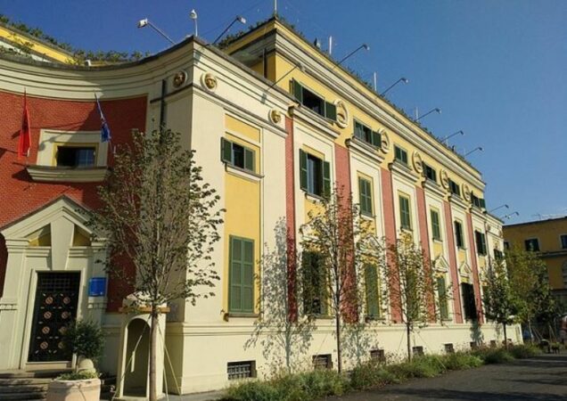 Jashtë politikës! Gara për Bashkinë e Tiranës, zbulohen tre emrat potencialë të opozitës si kandidatë