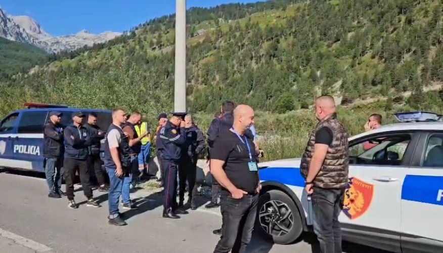 I bllokoi rrugen me makine, punonjesve te IKMT, 55 vjecari perfundon ne polici