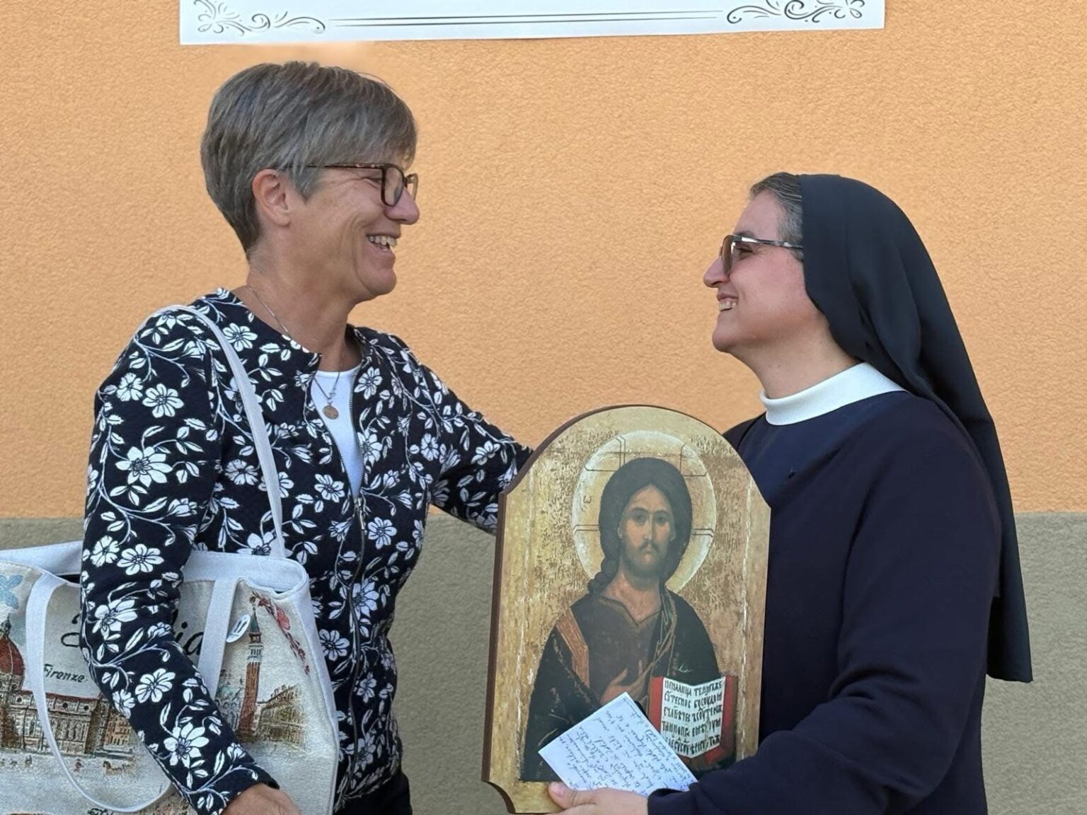 Në Sheldi inaugurohet qendra e re për mbështetje psikologjike dhe shpirtërore “Salvator Mundi”
