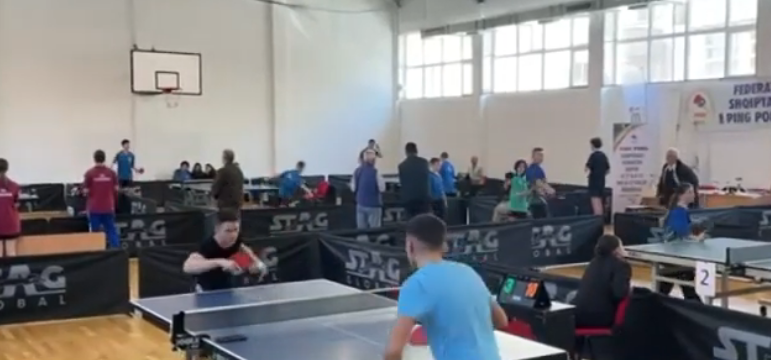 Në Lezhë po zhvillohet Kampionati Kombëtar i Ping Pongut për moshat 15–17 vjeç
