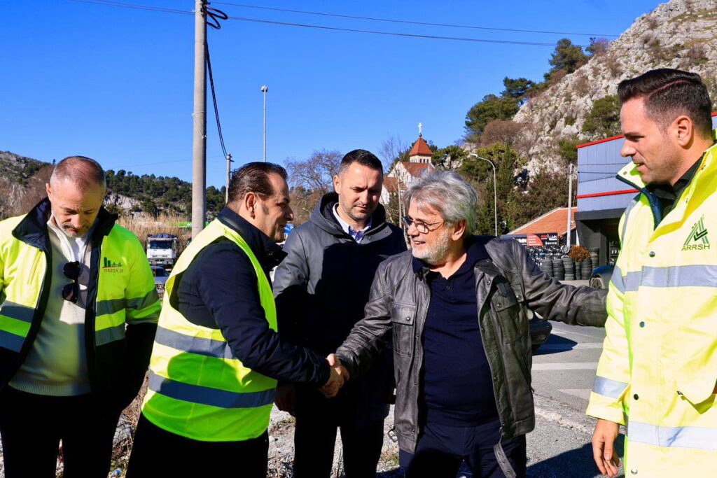 Beci inspekton punimet në Bahçallëk me drejtorin e Autoritetit Rrugor Shqiptar: Kërkohet përshpejtim në hyrje te Shkodrës