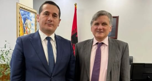 Kryeprokurori i ri i SPAK, Klodian Brau u takua sot me kryetarin e Prezencës së OSBE-së në Shqipëri