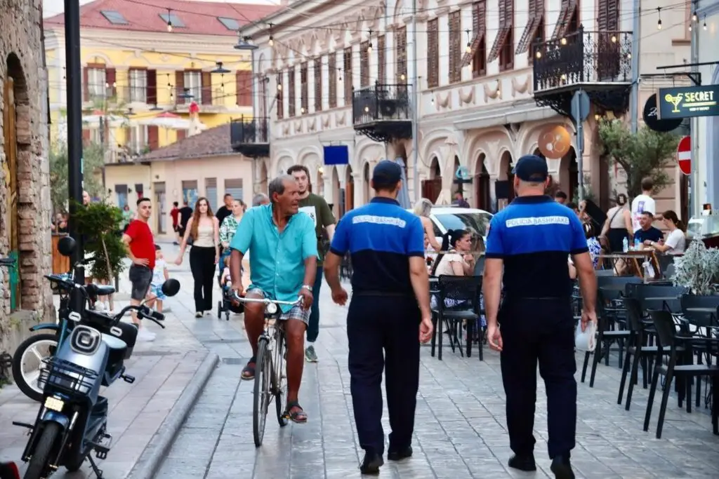 Zbardhet projektligji per ndryshimet ne Policine Bashkiake/ Do te mbeshtesin aksionet e Policise se Shtetit…