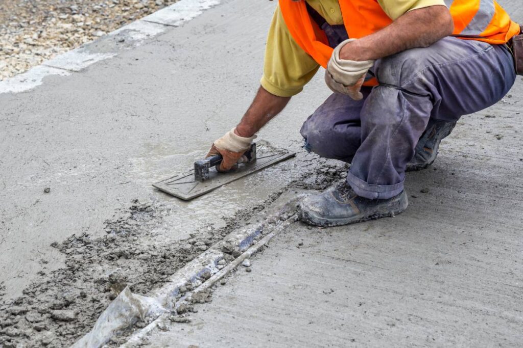 Programi i ri, qeveria investon më shumë në beton sesa në njerëz.Para per infrastrukturen, me pak per shkollat