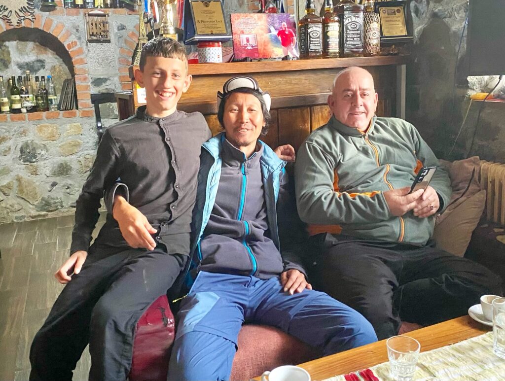 Turisti humb gjithçka, por gjen mikpritjen e vecante shqiptare në Puke