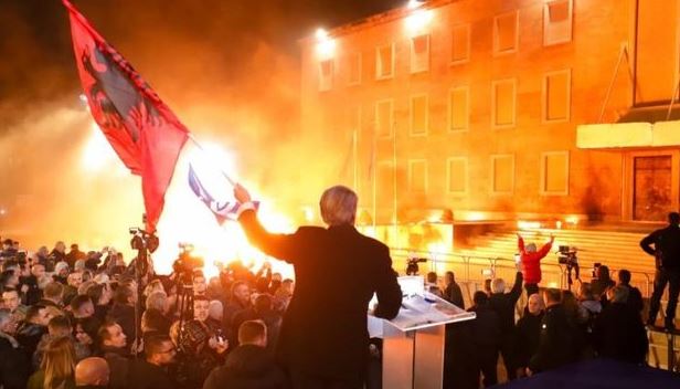 Protesta e PD-së në Tiranë, ja cilat rruge do te bllokoje Policia e Shtetit. Nuk lejohet kalimi