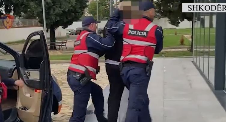 EMRI/ Pjese e grupit kriminal qe furnizonte Shkodren me kanabis, arrestohet 48 vjecari